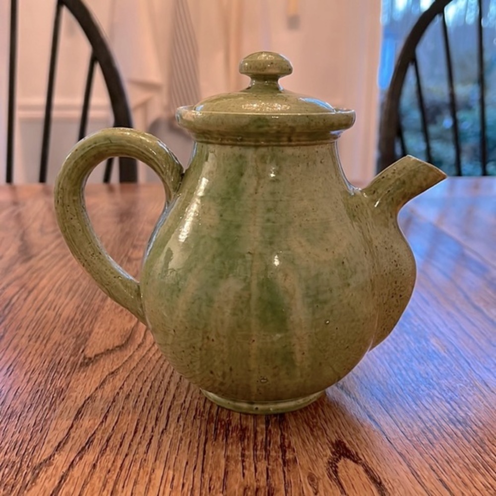 VINTAGE CERAMIC MATCHA GREEN AND SPECKLE BROWN TEAPOT WITH HANDLE AND LID